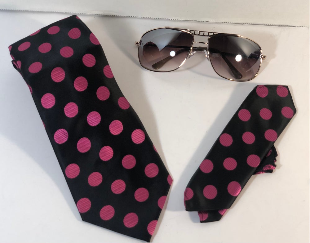 Luxurious Tie Sets(Eyewear not included)